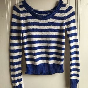 RARE AE CROP SWEATER